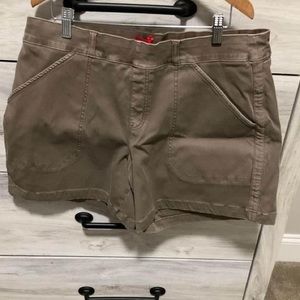 Spanx Stretch Twill Shorts, 6” - Smoke